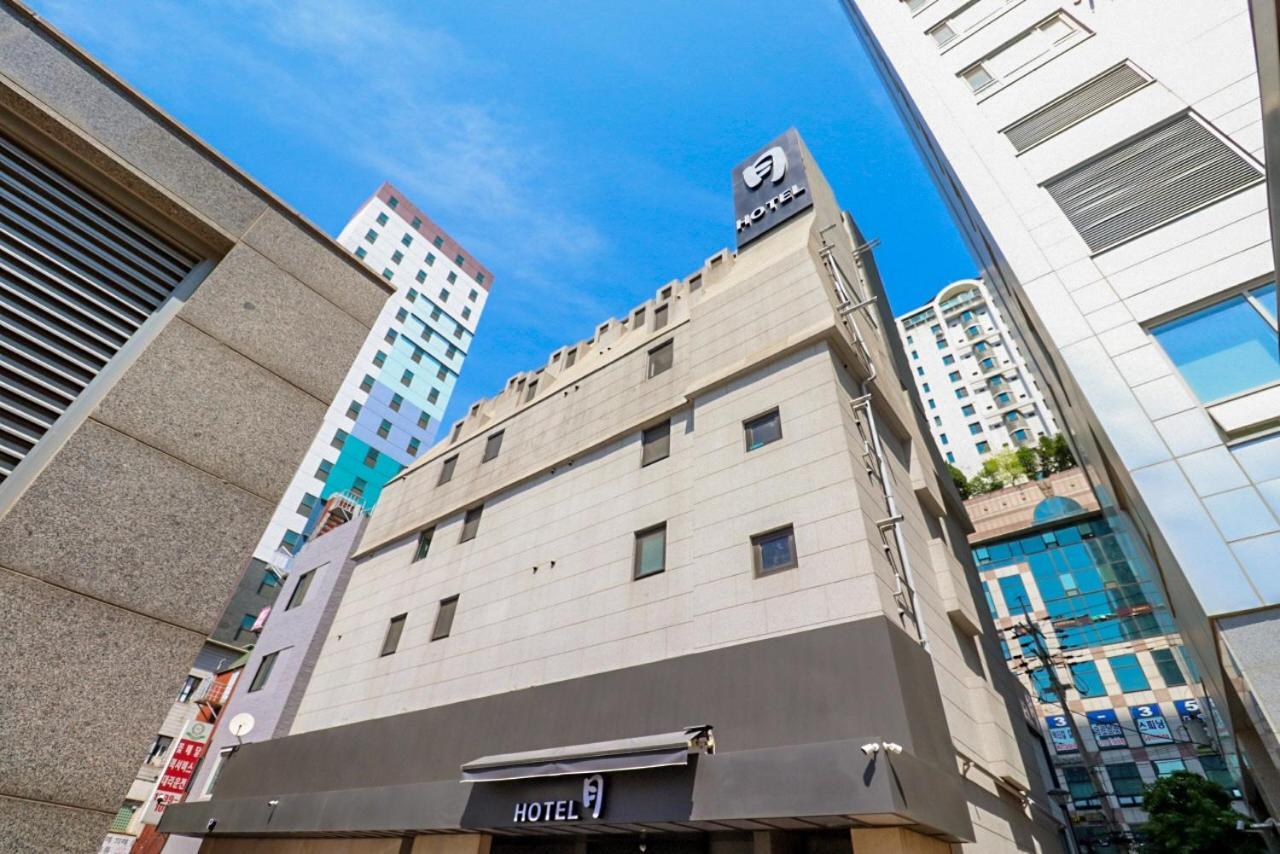 Shinchon Wol Hotel Seoul Exterior photo