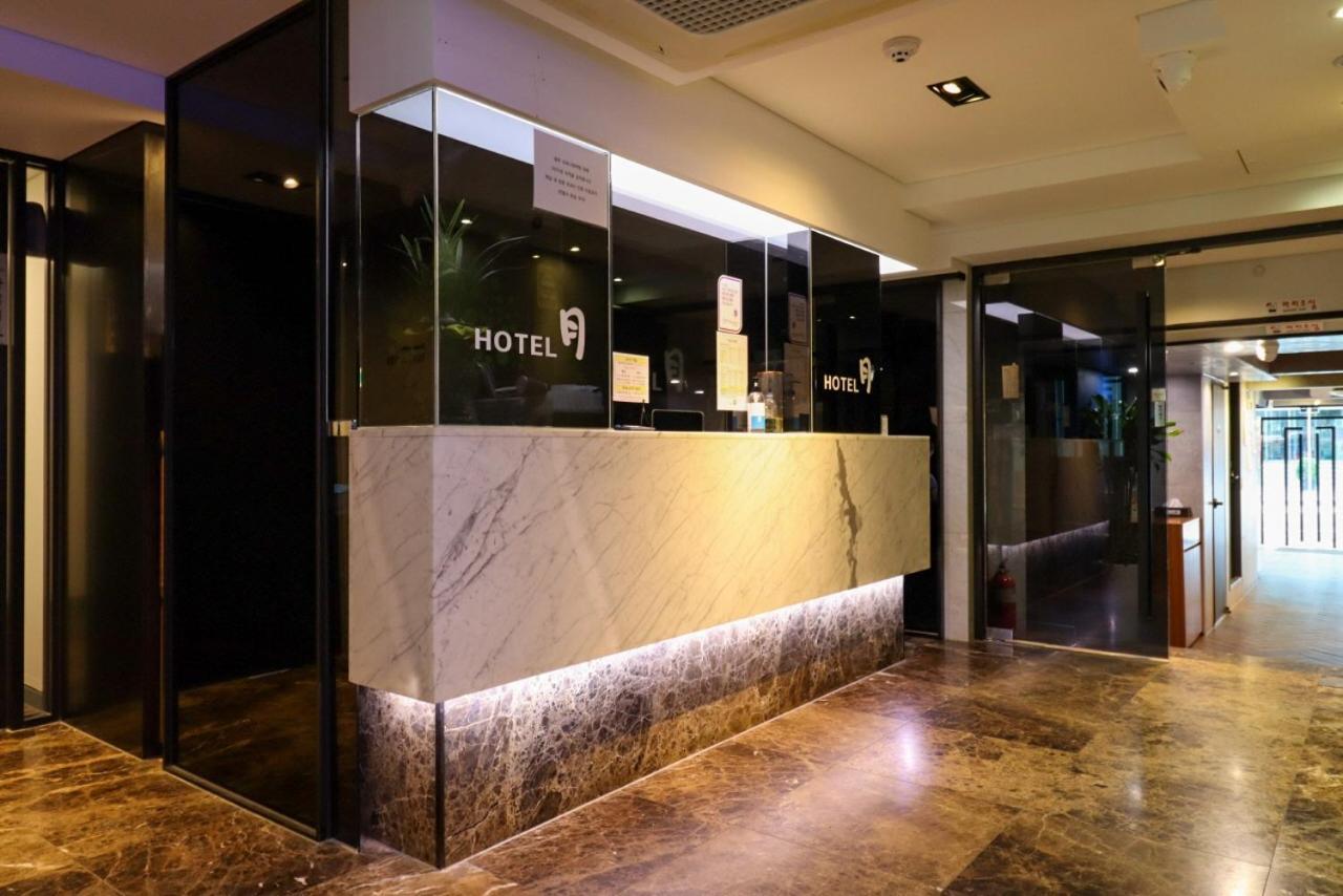 Shinchon Wol Hotel Seoul Exterior photo