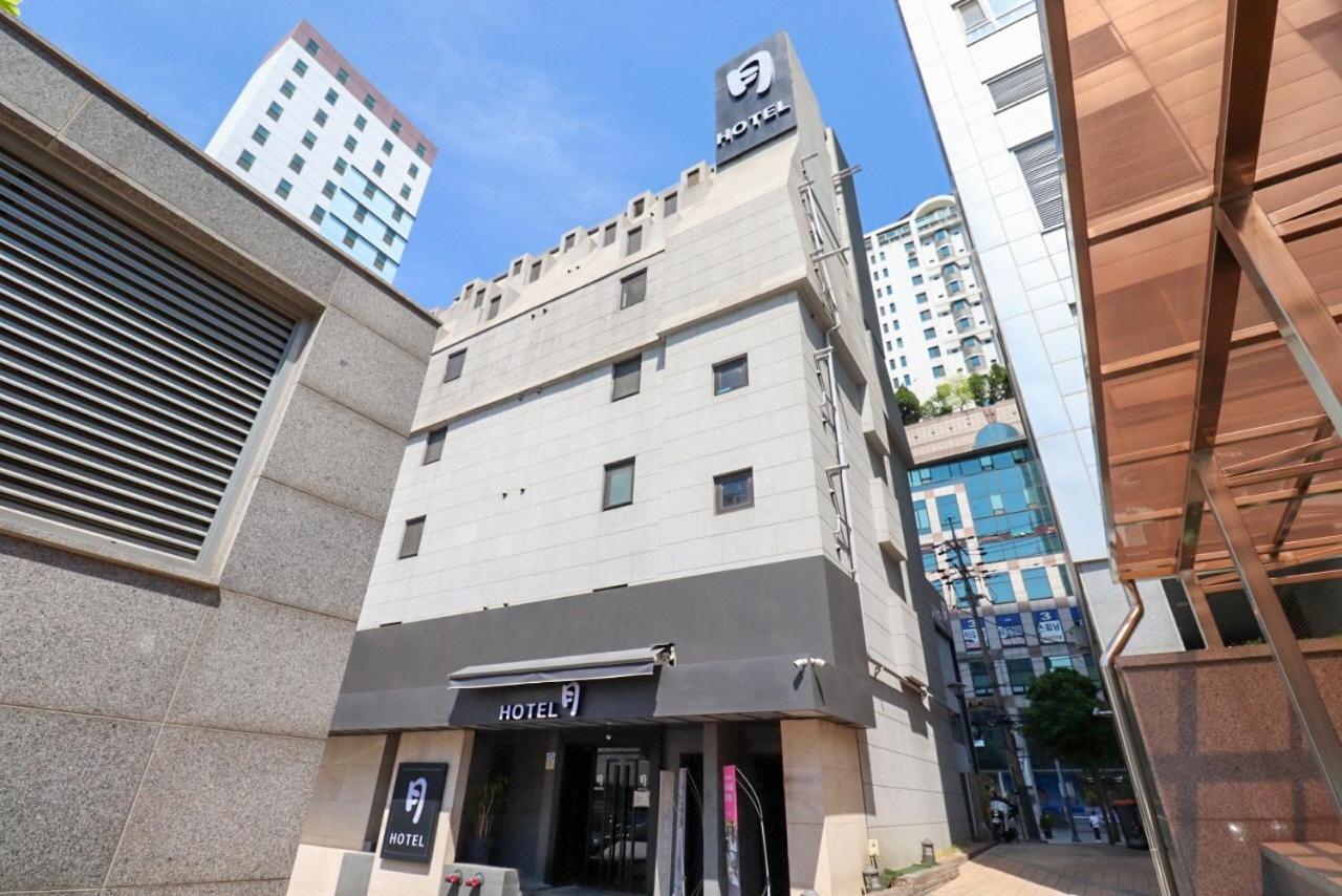 Shinchon Wol Hotel Seoul Exterior photo